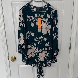 MIX by 41 Hawthorn. Hunter Green and Beige Floral Blouse Size 2X